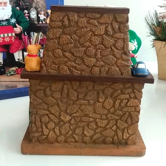 Handcrafted Fabric Mache Santa Claus Wrapping Presents by Fireplace Decor 8x9" - Picture 6 of 9